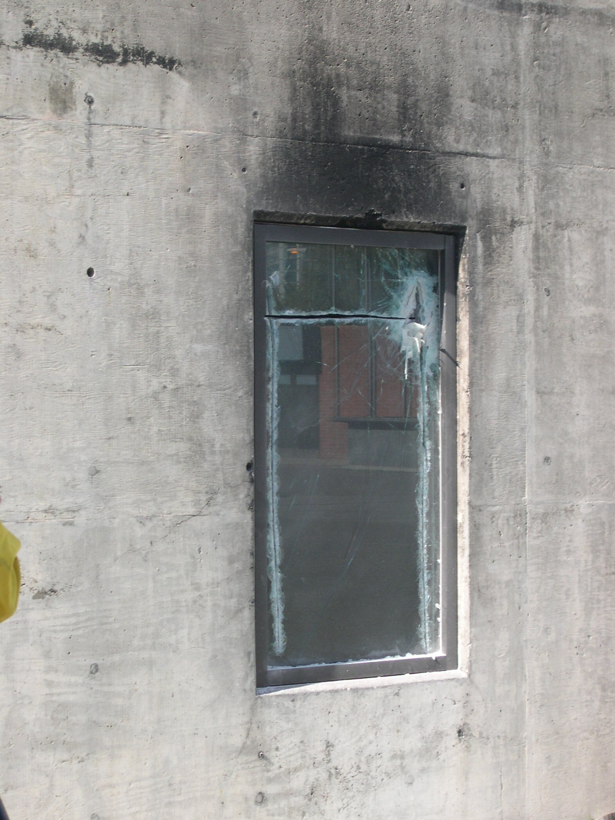 1996 GlassLock blast test window 11